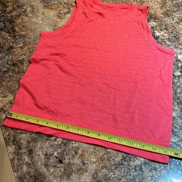 Lululemon seamless tank top - Picture 6 of 6
